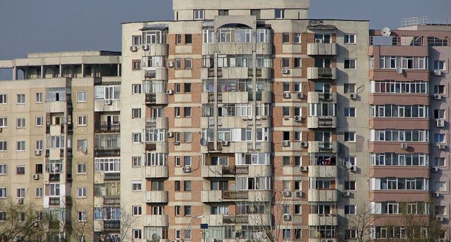 La ce preț vinde statul apartamente din București