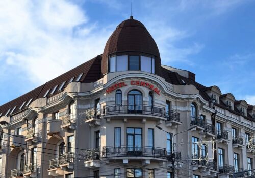 Hotelul Central Ploiesti intra in licitatie de vanzare de la 10 mil euro