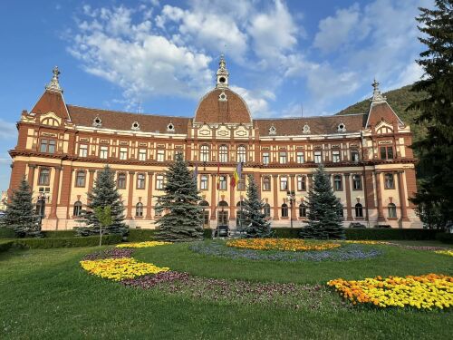 Vor intra in licitatie contracte de peste 50 mil euro pentru reabilitarea si consolidarea a doua importante cladiri