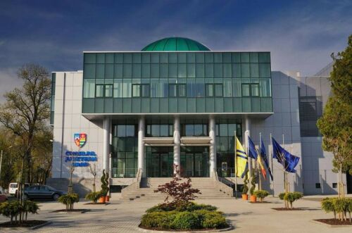 Judetul Arad aloca peste jumatate din buget pentru investitii in 2026