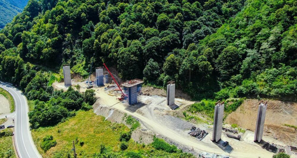 Autostrada Sibiu – Pitesti: Pe Boita – Cornetu, constructorii pot executa mai putin de jumatate din lucrari