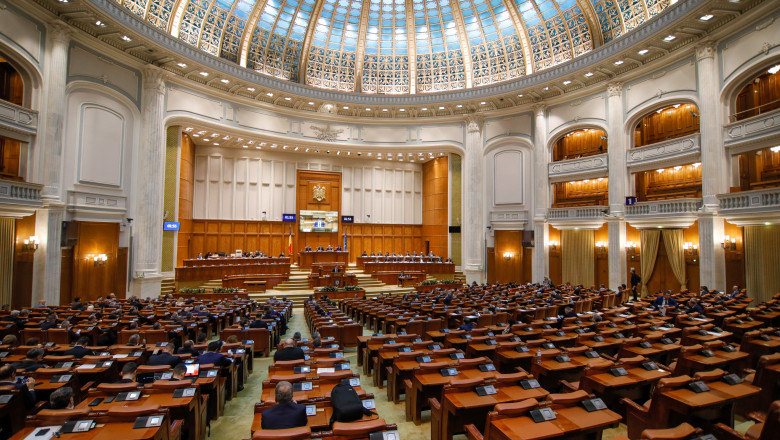 Sesiune extraordinară pentru PNRR şi TVA redusă la locuinţe, la Senat. Termenul pentru aplicarea cotei de 9% ar putea fi prelungit