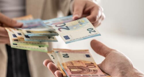 Romanii din diaspora vor primi fonduri nerambursabile ca sa investeasca in tara