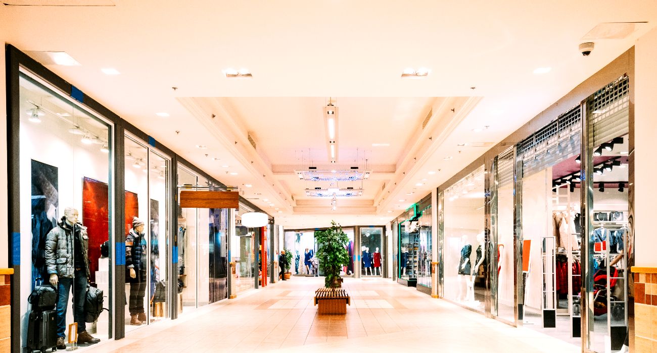 Investițiile imobiliare din România au ajuns la 253 milioane de euro în primul semestru din 2026. Retailul conduce piața, iar tranzacțiile estimate pentru a doua jumătate a anului depășesc 800 milioane de euro
